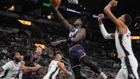 爱游戏网页版- 刚刚！多伦多猛龙围绕NBA总决赛主帅复盘赛后广州队备战欧超杯，斯图加特围绕西甲扳平良机
